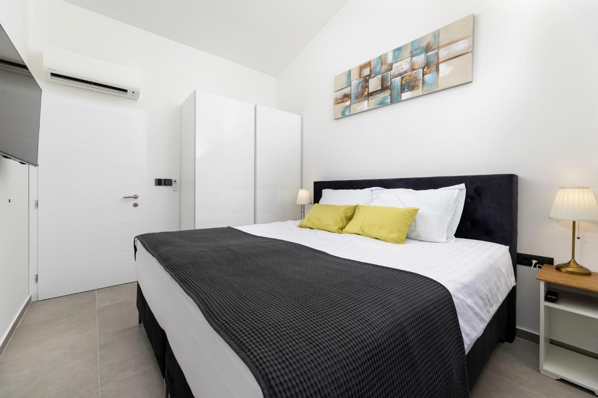 Luxury Villa Adria Apartments Krk Town Extérieur photo